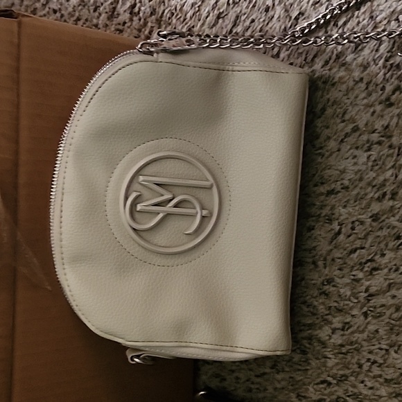 Bags - Picture 4 of 4